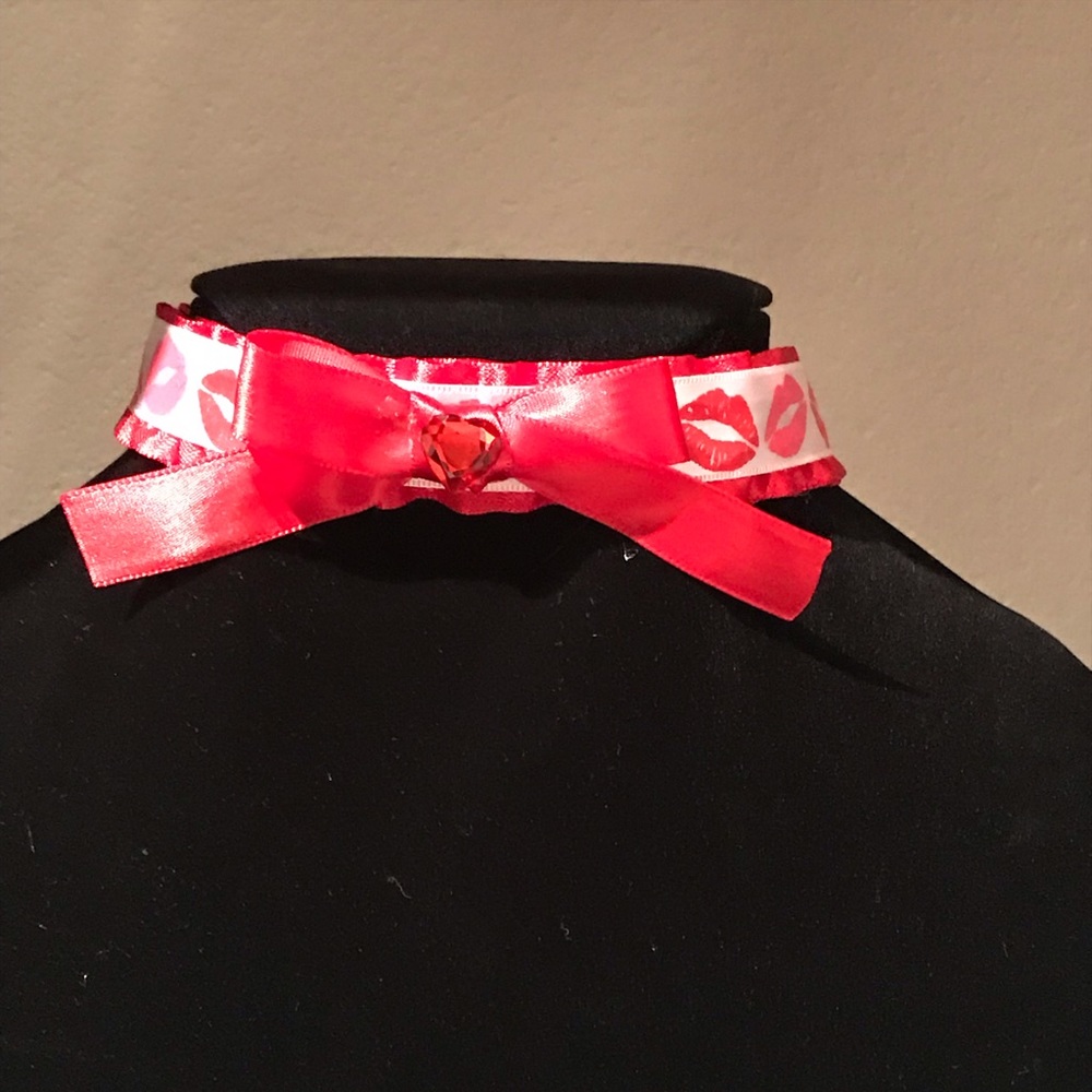 Red lipstick ddlg bdsm petplay Choker